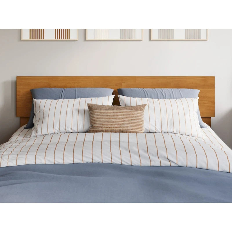 Platform Bed with Footboard and Twin Trundle Bed